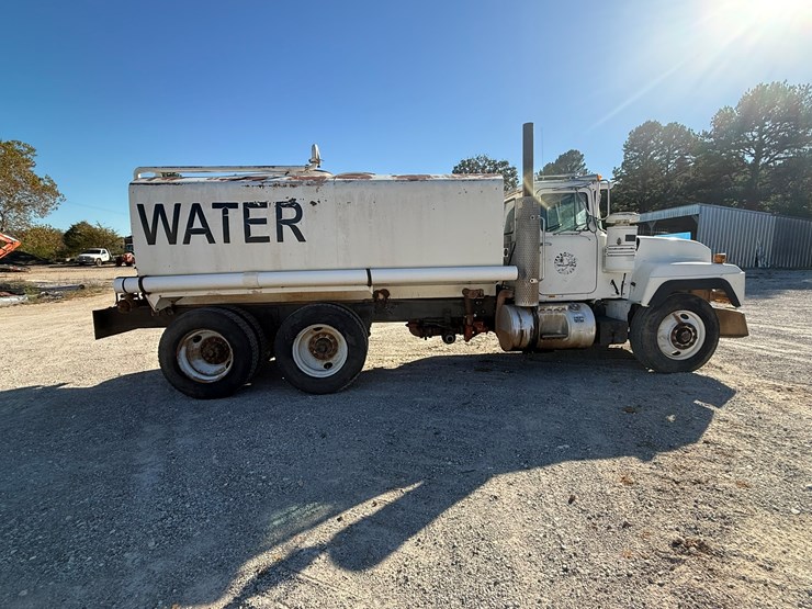 mack-r686st-image-18