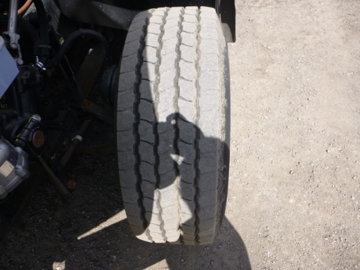 freightliner-coronado-122-image-20