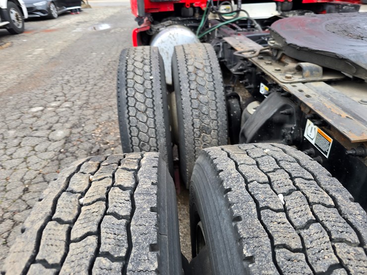 2017-peterbilt-579-image-101