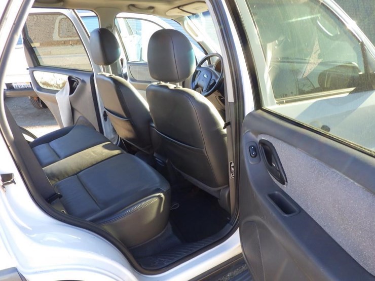 2003-ford-escape-image-8