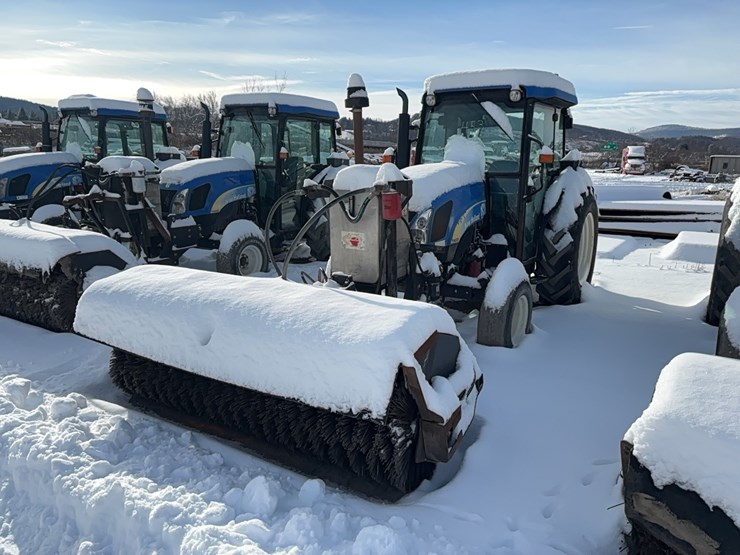 new-holland-t4020-image-1