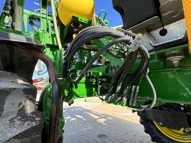 john-deere-r4038-image-32