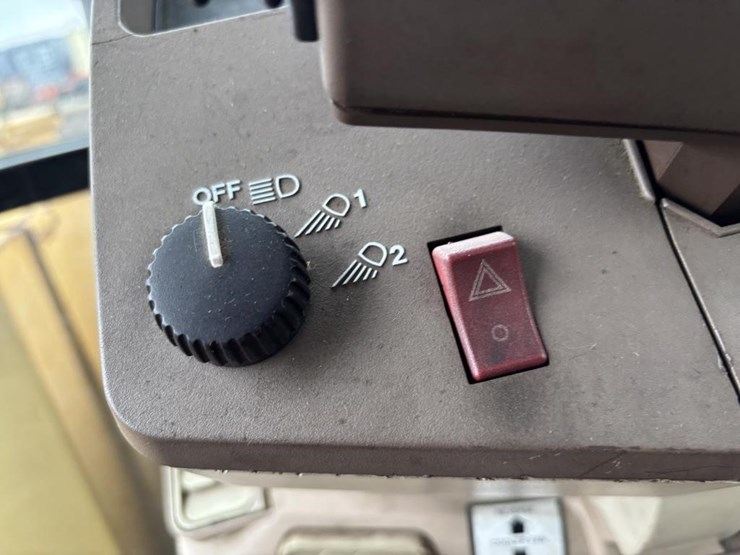 john-deere-6410-image-33