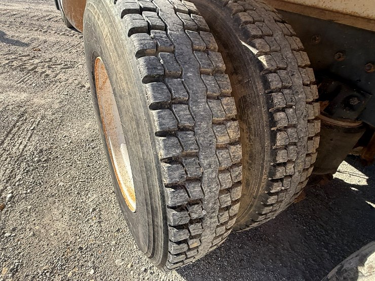 mack-r686st-image-12