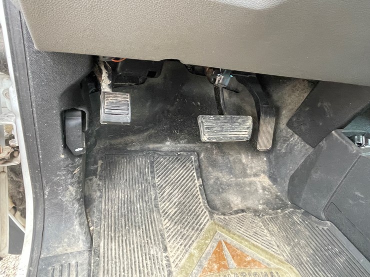 2013-chevrolet-1500-image-41