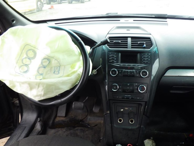 2019-ford-explorer-image-9