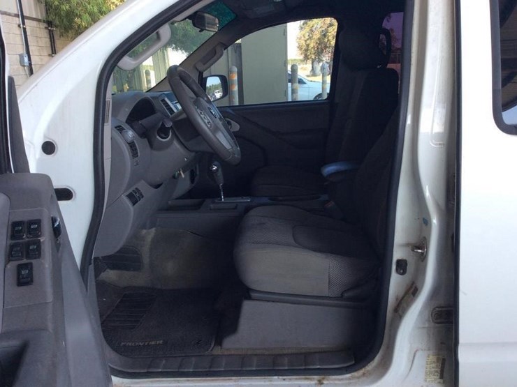 2017-nissan-frontier-image-6