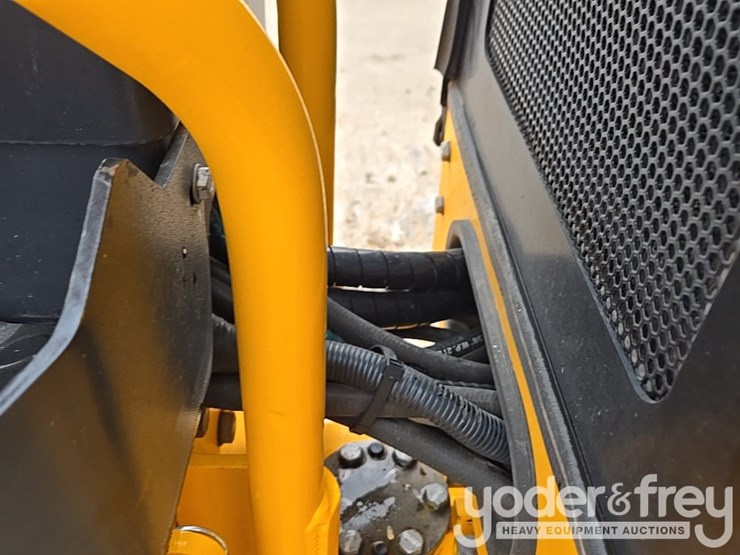 2023-jcb-ct260-120-image-28