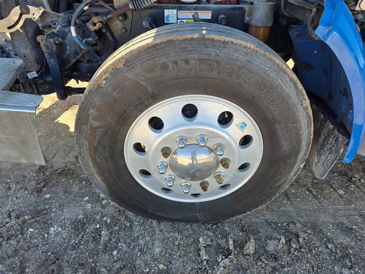 2013-peterbilt-367-image-13