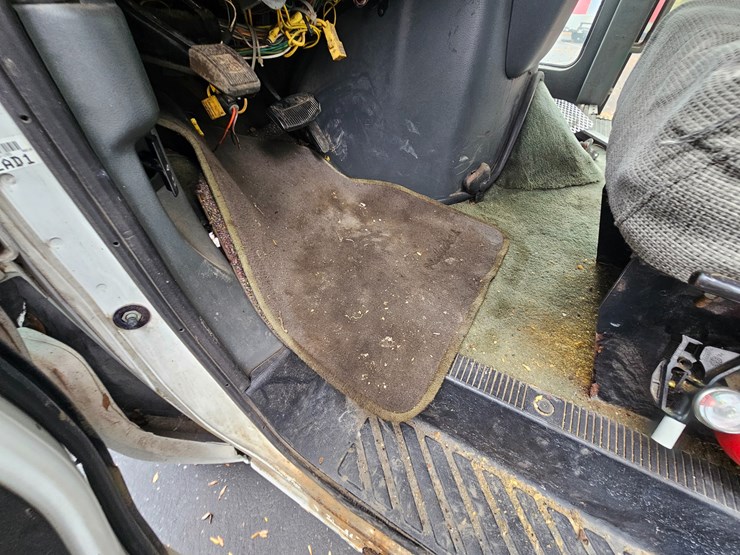 #21244-•-1996-ford-econoline-shuttle-bus-(non-runner)-image-18