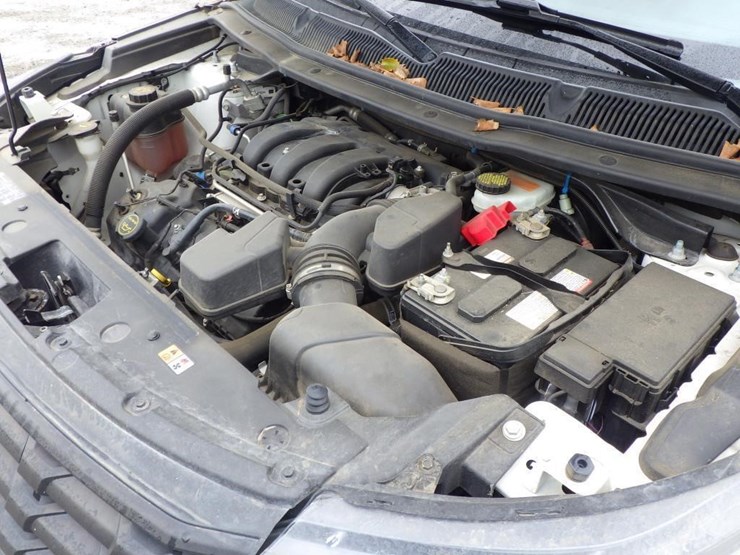 2016-ford-explorer-image-9