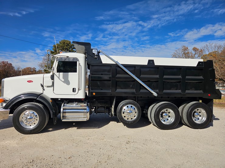 2009-peterbilt-365-image-8
