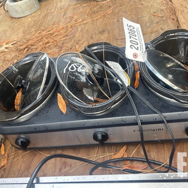 3 HOLE FRIGIDAIRE FOOD WARMER