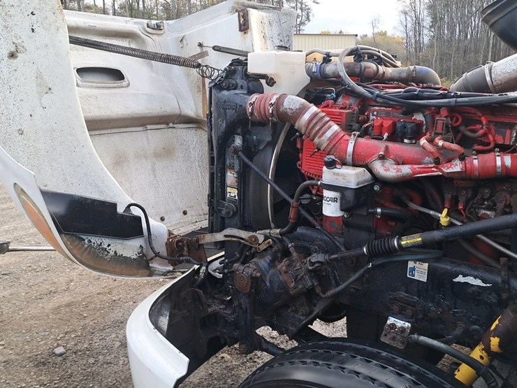 2010-peterbilt-386-image-22