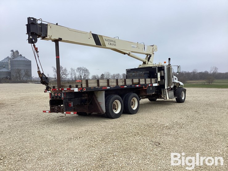 peterbilt-335-image-7