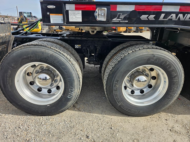 peterbilt-579-image-57