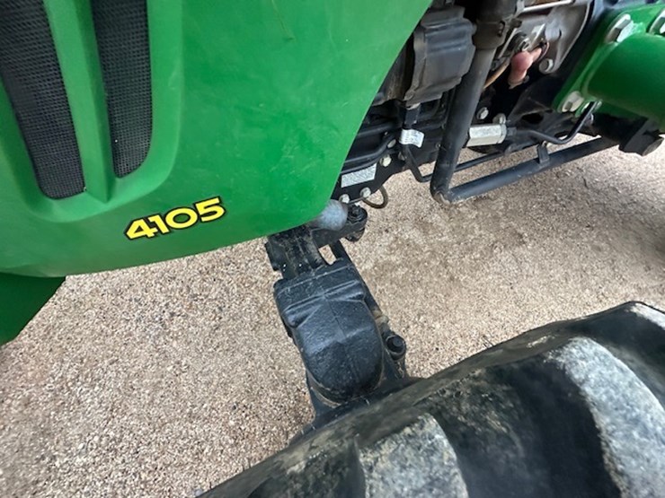 john-deere-4105-image-25