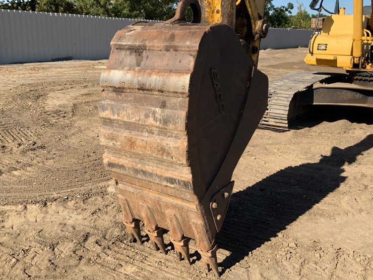 komatsu-pc220-lc-8-image-12