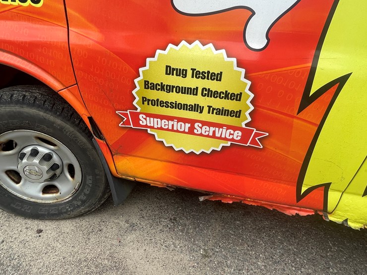 #1403-•-2005-chevy-cargo-van-(wi-title-in-delay)-image-9