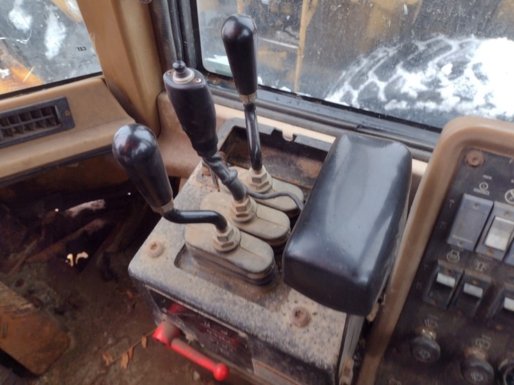 caterpillar-it24f-image-10