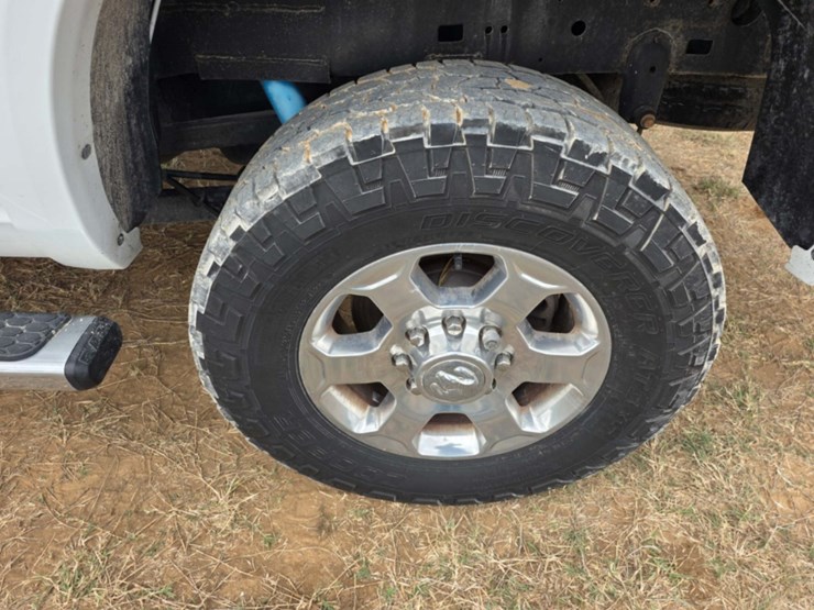 2018-dodge-2500-image-16