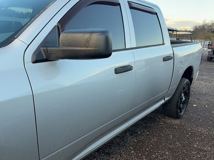 2014-dodge-1500-image-13