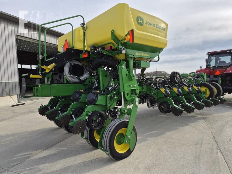 john-deere-1775-image-23