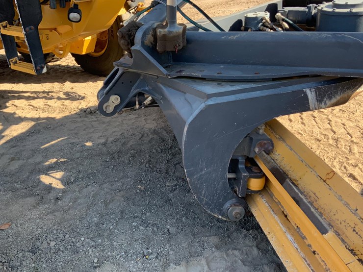 2015-deere-672g-image-13