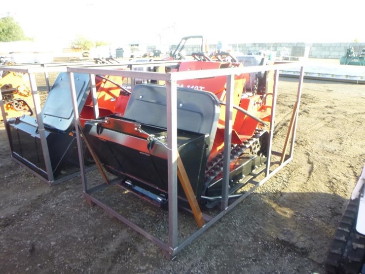 2025-agt-sda-140t-skid-steer-track-loader-image-1