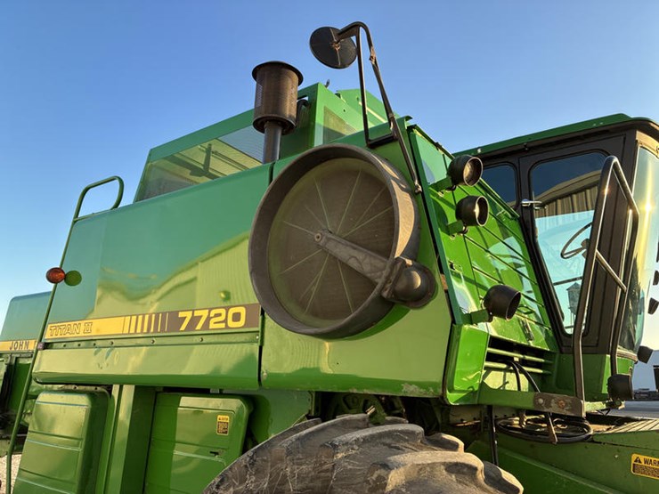 john-deere-7720-titan-ii-image-27