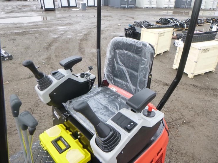 2025-tpm-18bs-hydraulic-excavator-image-21