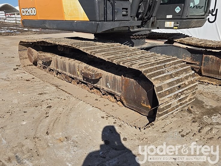 2021-case-cx210-lc-image-24