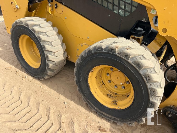 2016-caterpillar-236d-image-12