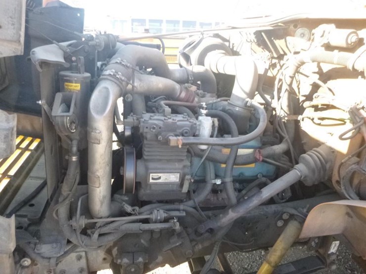 2001-international-4700-image-14