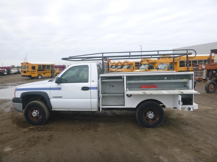 2004-chevrolet-2500-image-5