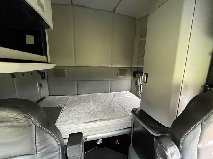 kenworth-t680-image-65