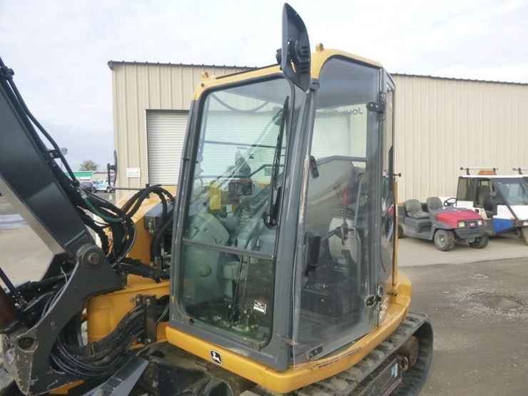 2016-deere-85g-image-6