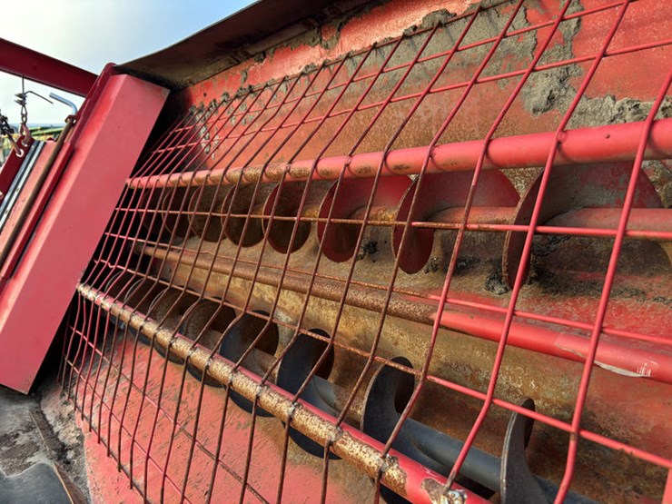 #10992-•-10x63-swing-away-auger-image-7