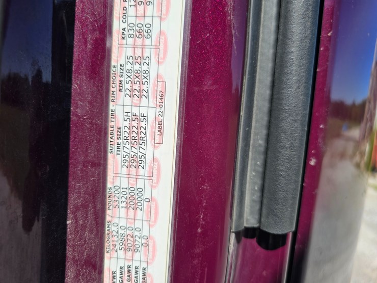 peterbilt-579-image-93