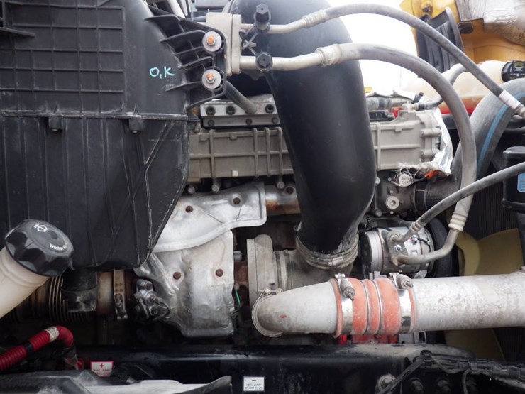 2019-freightliner-cascadia-126-image-28