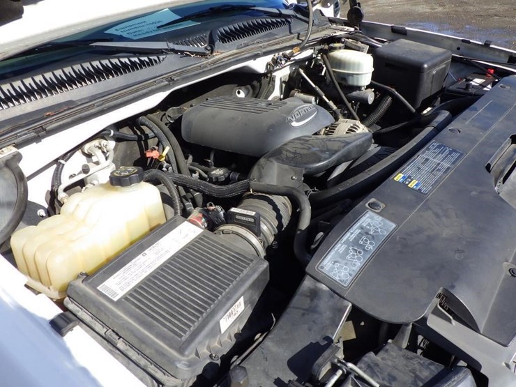 2004-chevrolet-2500hd-image-12