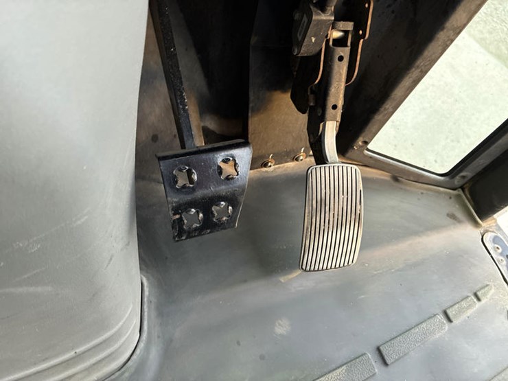 caterpillar-906m-image-63