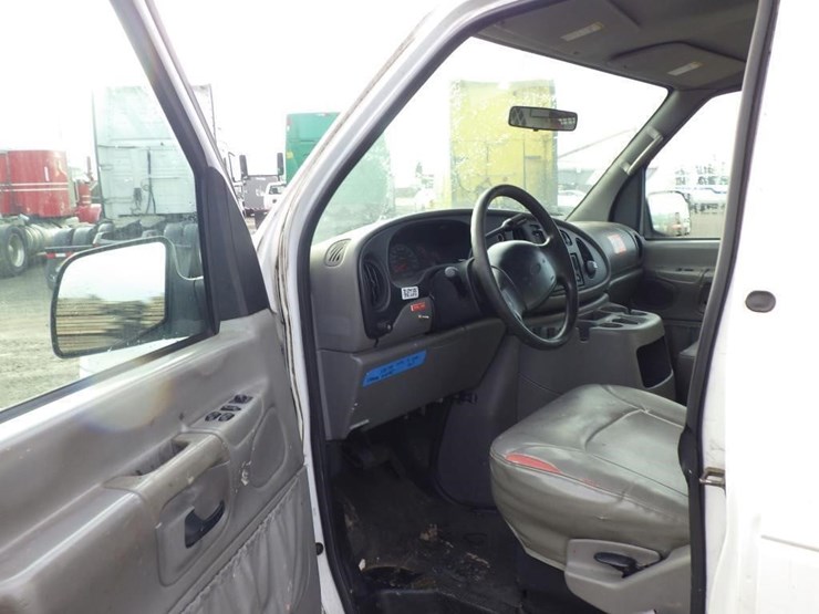 ford-econoline-350-image-5