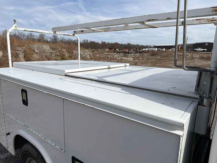 ford-f250-xl-image-13