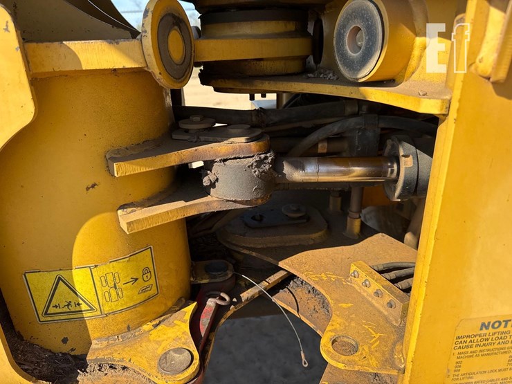 caterpillar-906-image-20