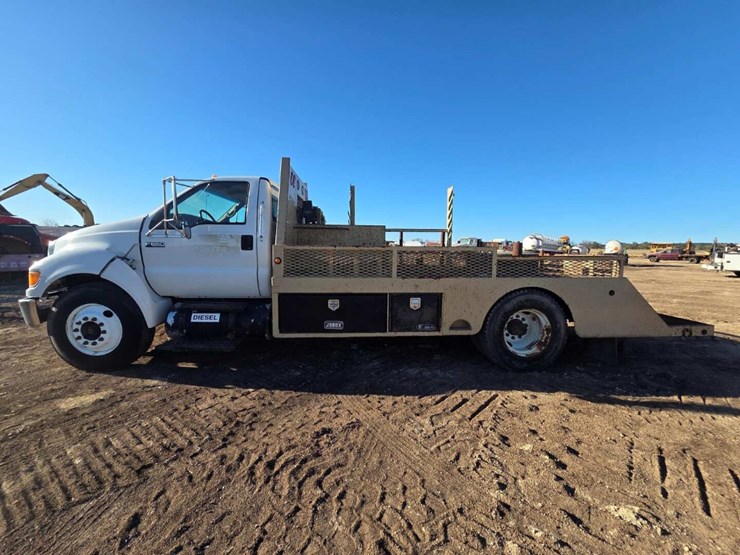 2008-ford-f650-image-8
