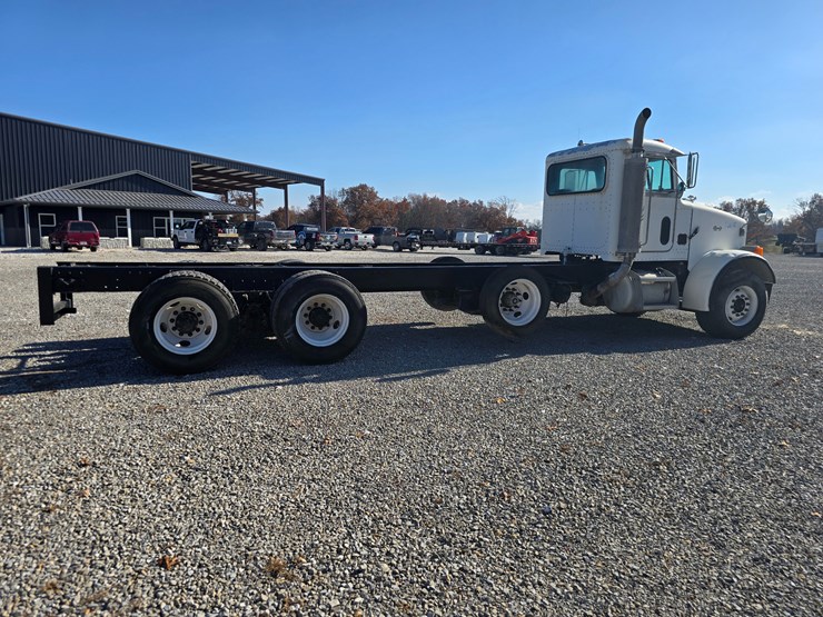 peterbilt-357-image-35