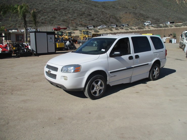 2008-chevrolet-uplander-image-1