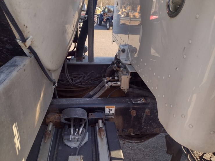 peterbilt-389-image-39