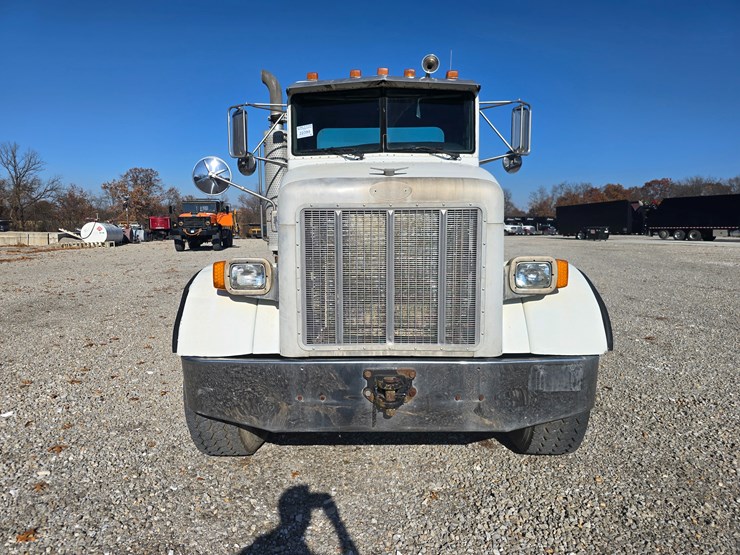 peterbilt-357-image-54